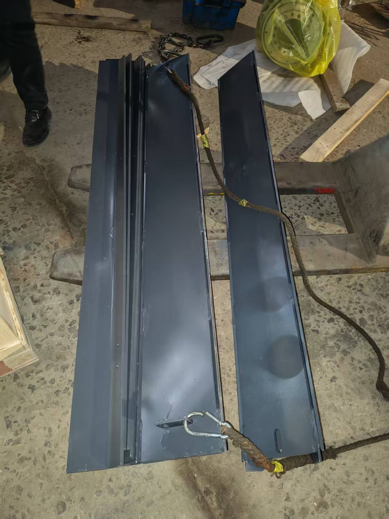 摊铺机链条保护